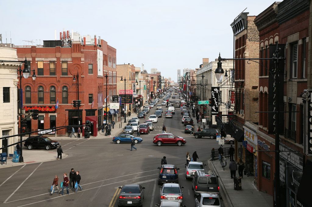 Bucktown street view of traffic and buildings