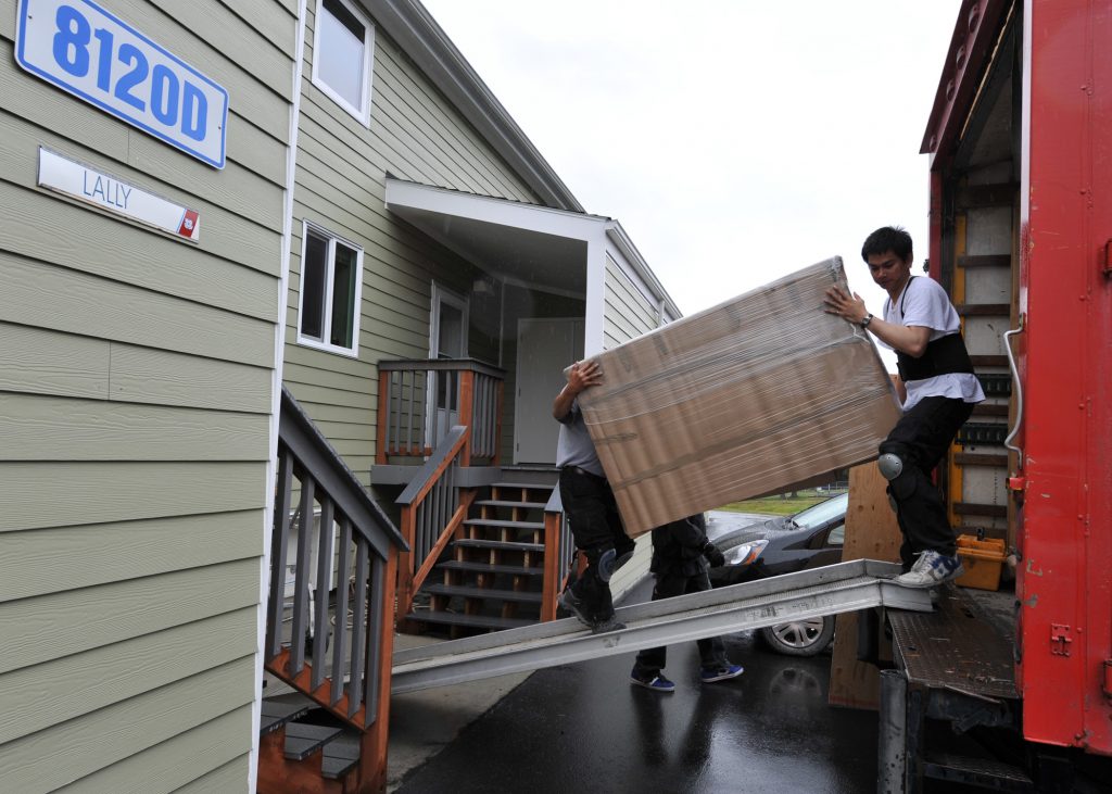 full service moving company in action