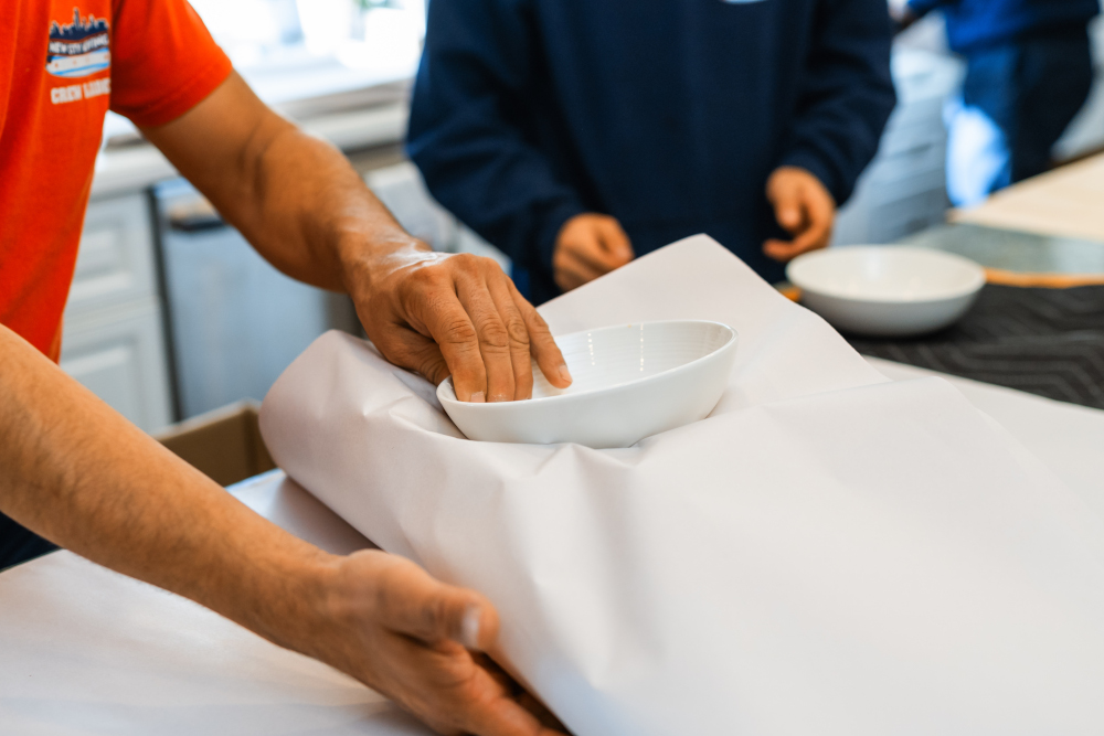 New city movers packing china.