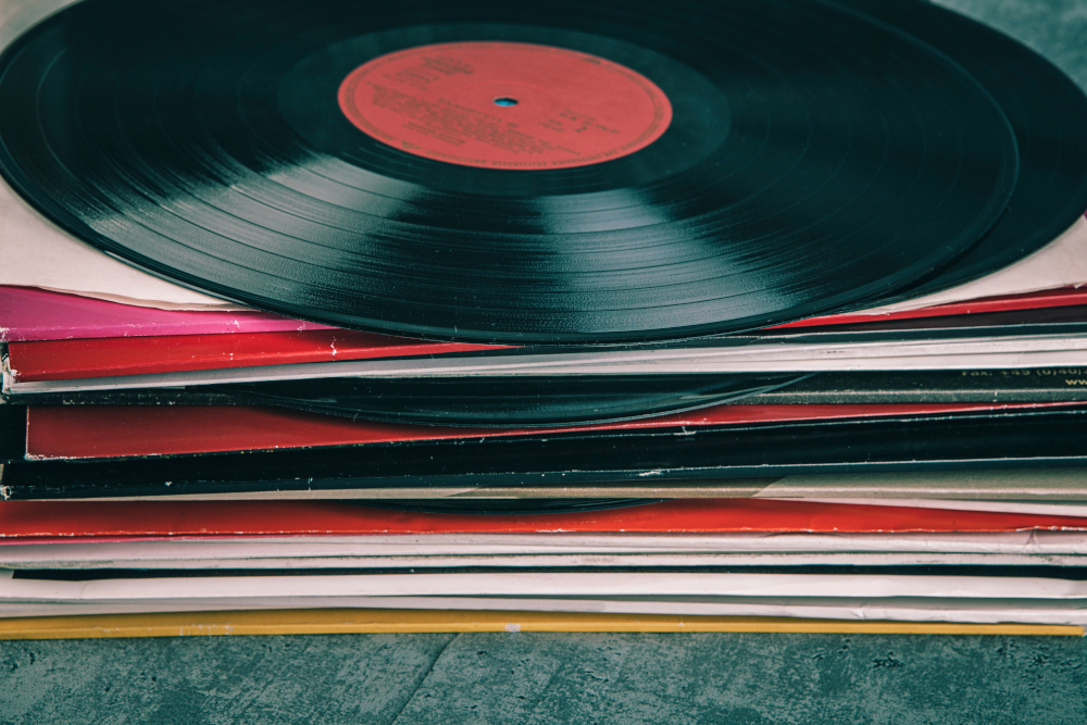 Packing vinyl records guide.