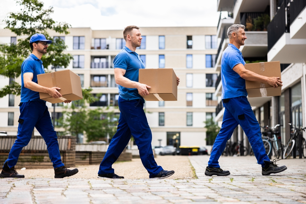 The benefits of hiring long-distance movers in Chicago.