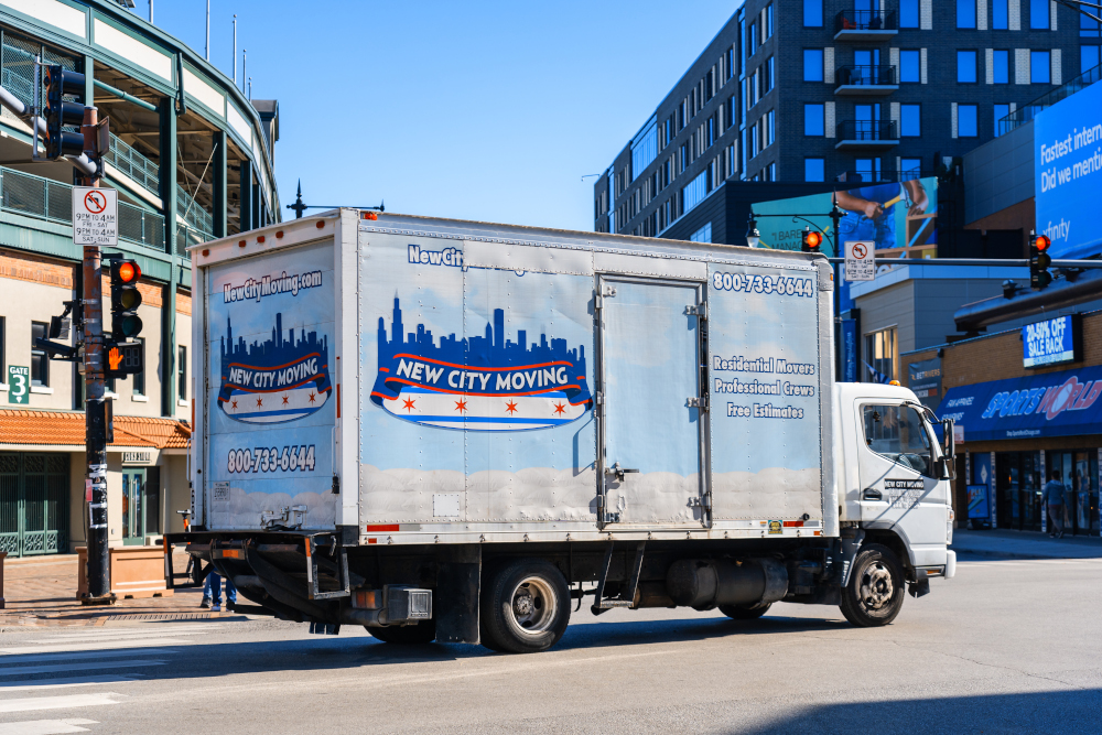 Find long-distance movers in Chicago, IL.